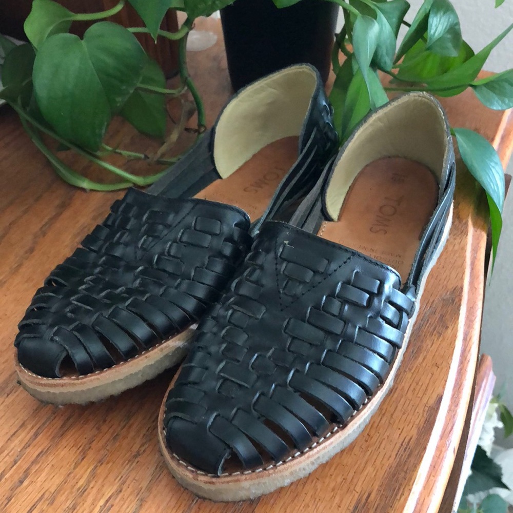 TOMS black leather Huaraches